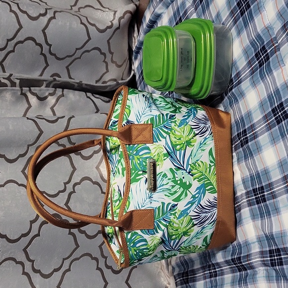 Tupperware Other - 3 pc Tupperware lot tropical lunchbag food storage containers NWOT fit & fresh